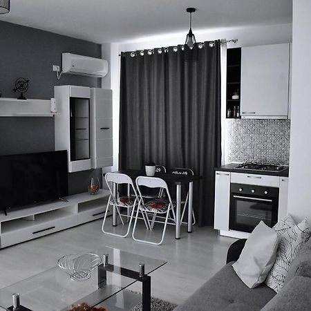 Etalon Airport Apartments Otopeni Exterior photo
